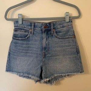 LIKE NEW Madewell The Curvy Perfect Jean Short | Bergman Wash | 25